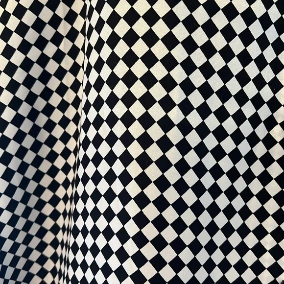 Willi Smith 100% Silk Blouse Black and White Diamond pattern Size 16 - Picture 3 of 7